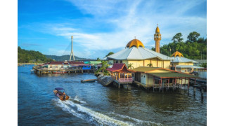 Khu làng nổi Kampong Ayer là ngôi làng nổi có tuổi thọ hơn 600 năm